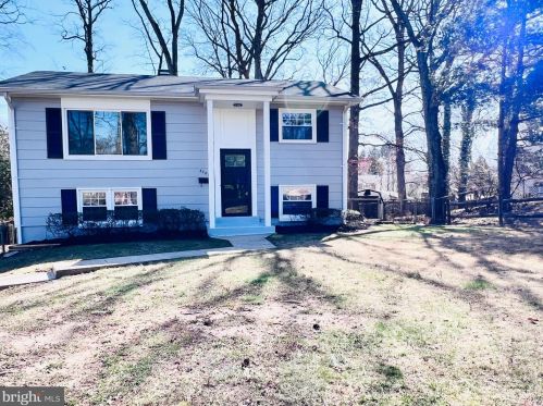 3209 Bayfield Dr, Woodbridge VA  22193-1301 exterior