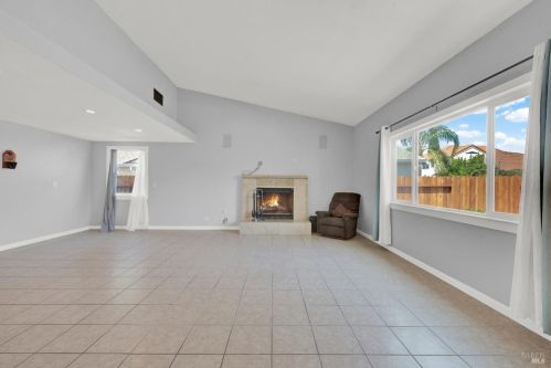 206 Donegal Ct, Vacaville CA  95688-9217 exterior