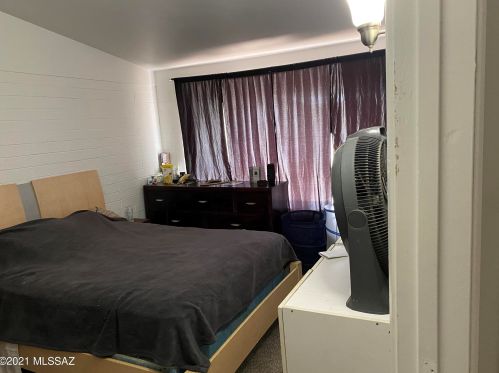 135 Blacklidge Dr, Tucson AZ 85705-3829 exterior