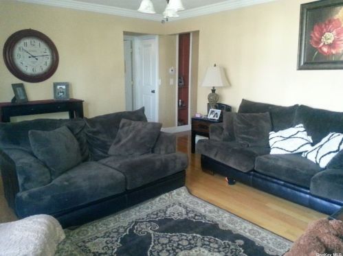 314 Waldo St, Copiague, NY 11726-3323