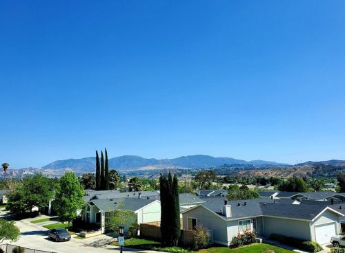 20084 Crestview Dr, Santa Clarita CA  91351-5759 exterior