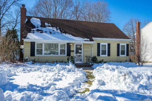 25 Buffet Pl, Huntington Station, NY 11746-1009