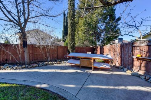 11029 Chemo River Ct, Rancho Cordova CA  95670-2703 exterior