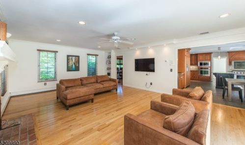 77 Fountain Dr, Skyline Lakes NJ  07456-2406 exterior