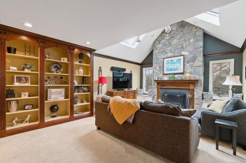 16 Mdw Rdg Rd, Warwick NY  10990-2535 exterior