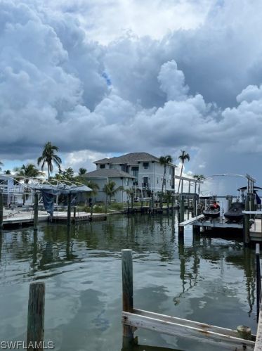 239 Curlew St, Fort Myers Beach FL  33931-4407 exterior