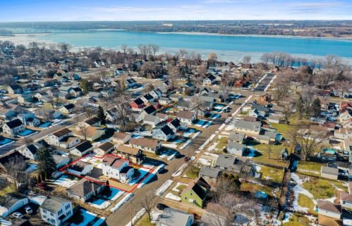 341 Grandview Ave, Menasha WI  54952-2225 exterior