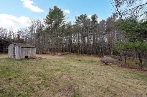 829 Bailey Hill Rd, Killingly CT  06241-1836 exterior