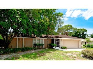 2295 Pine View Cir, Sarasota, FL 34231-6929