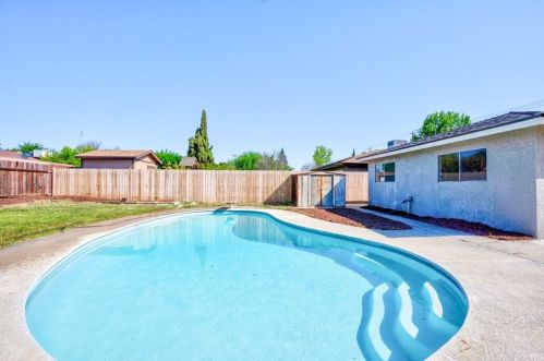 308 Stadium Rd, Madera CA  93637-5354 exterior