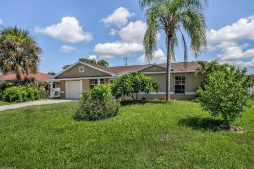 1005 37th St, Cape Coral, FL 33914-7930
