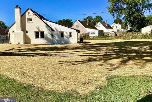 1203 Montgomery Rd, Wilmington, DE 19805-1333