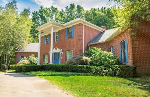 2130 Oak Haven Ct, Hermitage, PA 16148-4416