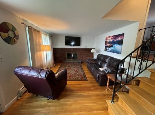 42 Gill St, Avon, MA 02322-1402