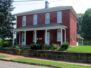 330 High St, Lancaster, OH 43130-4427