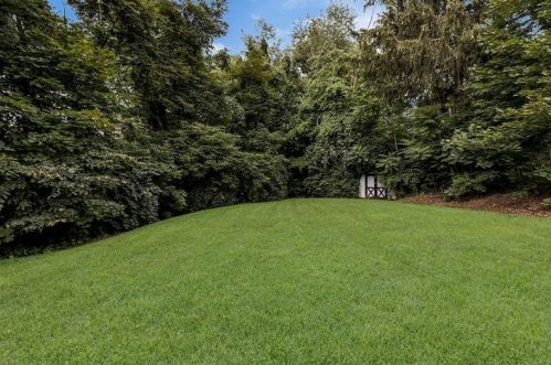 1503 Darlington Rd, Beaver Falls, PA 15010-2551