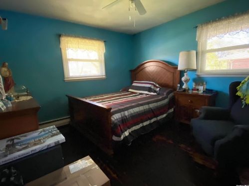 672 Larkfield Rd, Elwood NY  11731-5914 exterior