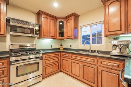 1343 4 St, Simi Valley CA 93065-3110 exterior