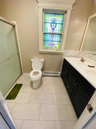 30 Blackman Pl, Bridgeport CT 06604-2424 exterior