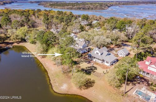 575 Distant Island Dr, Beaufort, SC 29907-1583