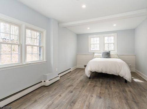 104 King George Rd, Warren NJ  07059-6955 exterior