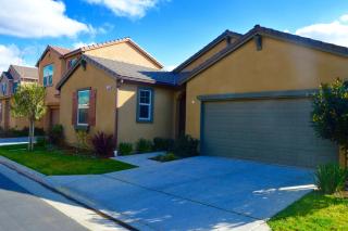 1795 Burgundy Way, Hanford, CA 93230-8161