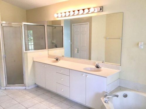 557 Lucero Dr, Fort Pierce FL  34983-8741 exterior