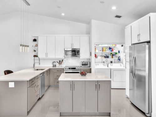 6090 Lake Hibiscus Dr, Delray Beach FL  33484-4617 exterior