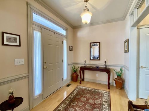 24 Out Of Bounds Rd, Bybee, VA 22963-2320