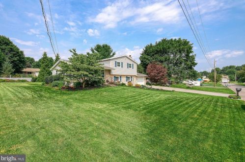550 Boxwood Ln, Carlisle, PA 17015-4301