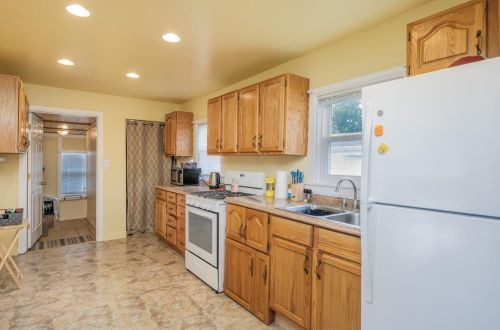 352 Park Ave, Valpo IN  46383-4645 exterior