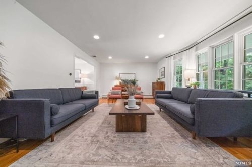 27 Hering Rd, Montvale NJ  07645-1226 exterior