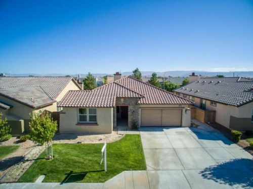 4116 Jonathon St, Lancaster, CA 93536-2487