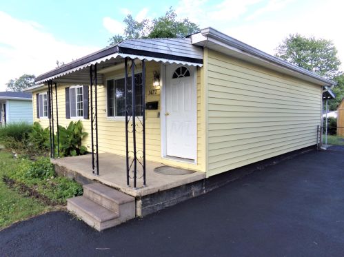 3422 Reaver Ave, Darbydale OH  43123-2028 exterior