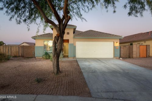 414 Brangus Way, San Tan Valley, AZ 85143-5512