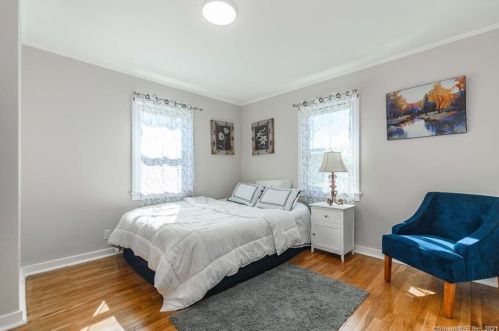 60 Crestwood Ave, Waterbury CT  06704-1621 exterior