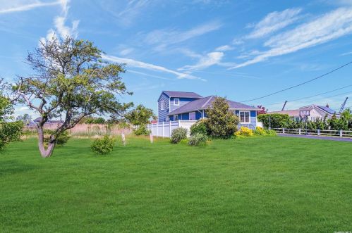 289 Bayview Ave, Amityville, NY 11701-3812