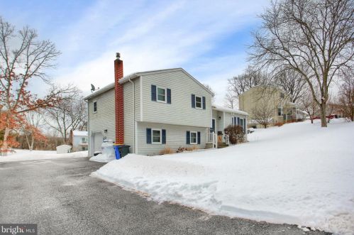 120 Bobby Jones Dr, Etters, PA 17319-9510