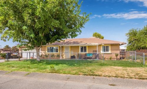 40975 174th St, Lancaster, CA 93535-7422