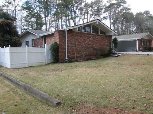 3987 Flintridge Dr, Stone Mountain, GA 30083-3130