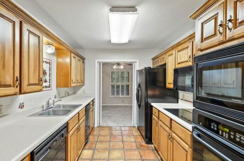3816 Wedgway Dr, Fort Worth, TX 76133-2010