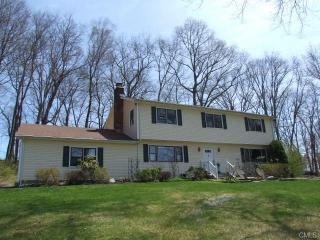 15 Morning Glory Ln, Bridgeport CT  06612-2113 exterior