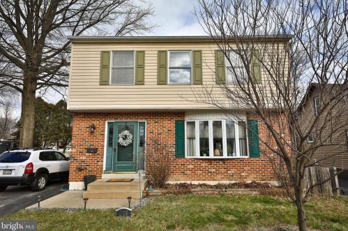 135 Riverside Ave, Prospect Park, PA 19076-1727