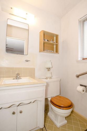 4 Casa Linda Dr, Woodland CA  95695-4612 exterior