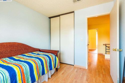 1408 Greenfield Cir, Pinole CA  94564-2136 exterior
