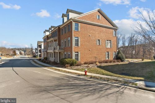 22476 Dinah Pl, Leesburg VA 20175-4808 exterior