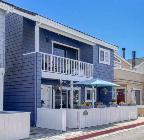 208 Lugonia St, Newport Beach, CA 92663-1814