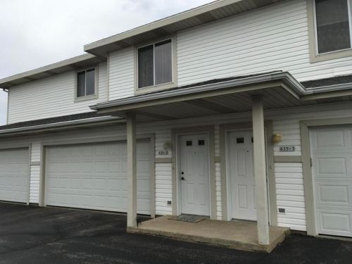 635 Beaus Bay, Slinger WI  53086-9000 exterior