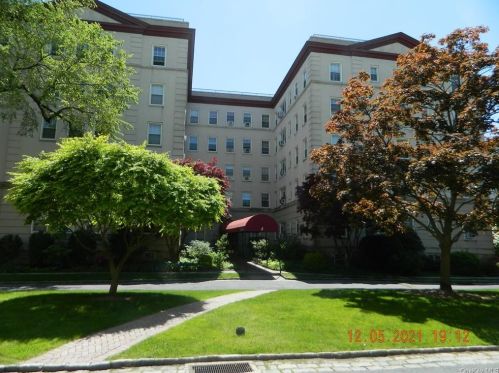 4 Park Ln, Mount Vernon, NY 10552-3452