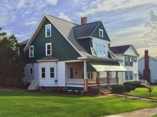 213 Erie St, Mercer, PA 16137-1501